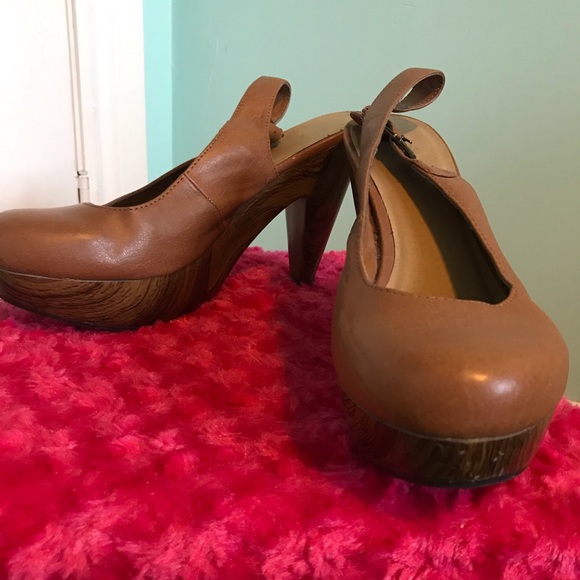 Brown Heels - Picture 3 of 6